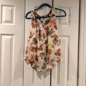 🚨Buy 2 Get 1 Free!🚨Floral tank top